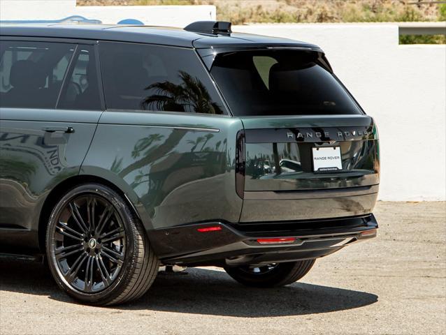 Photo of 2025 Green Land Rover Range Rover