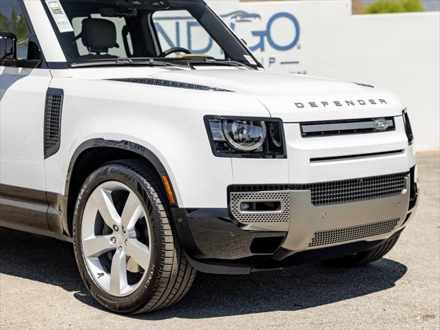 Photo of 2025 Fuji White Land Rover Defender