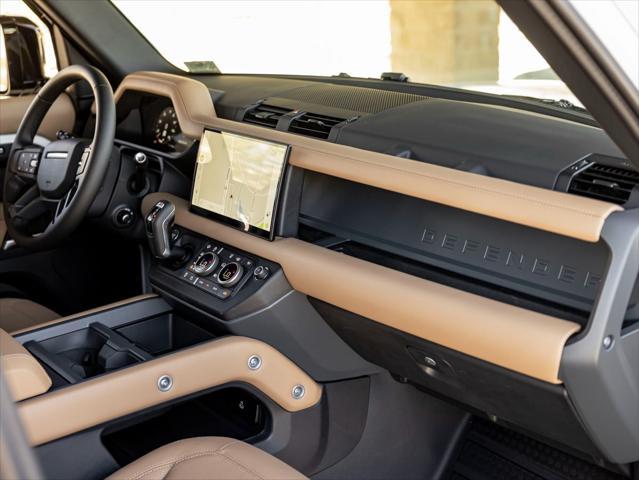 Photo of 2025 Fuji White Land Rover Defender