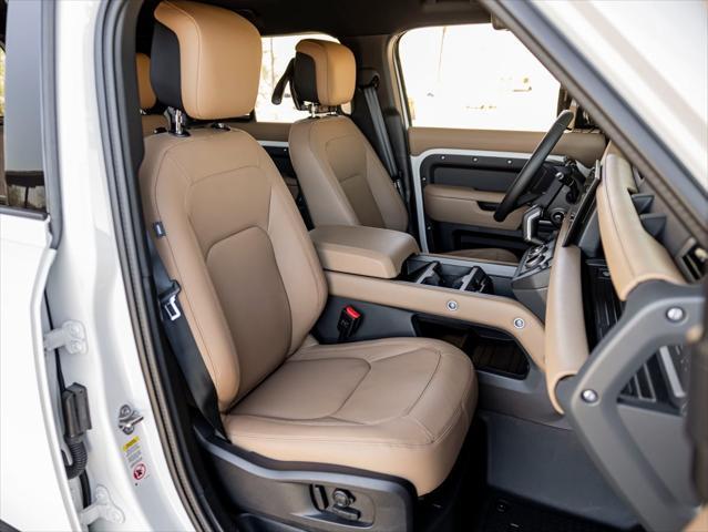 Photo of 2025 Fuji White Land Rover Defender