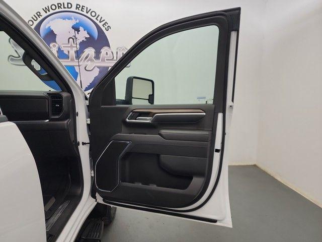 Photo of 2024 Summit White Chevrolet Silverado 2500