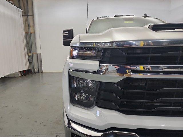 Photo of 2024 Summit White Chevrolet Silverado 2500