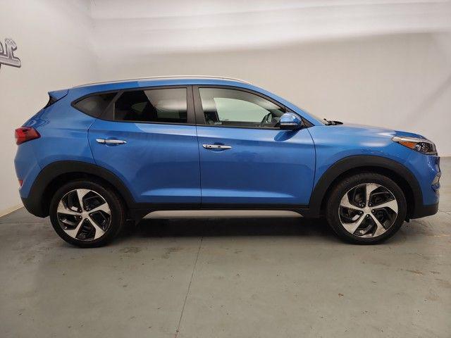 Photo of 2017 Caribbean Blue Hyundai TUCSON