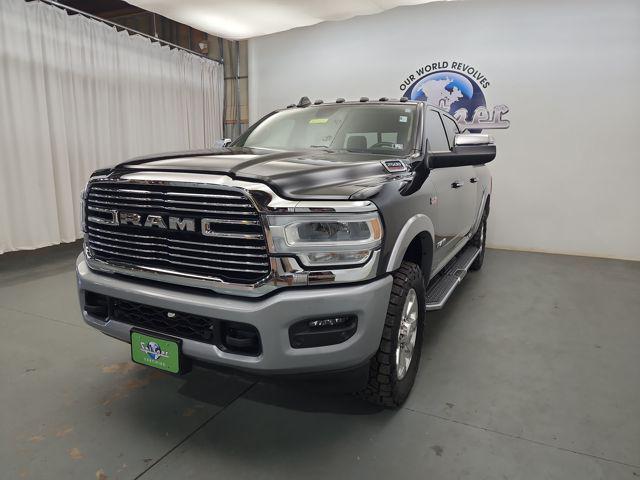 Photo of 2022 Diamond Black Crystal Pearlcoat RAM 2500