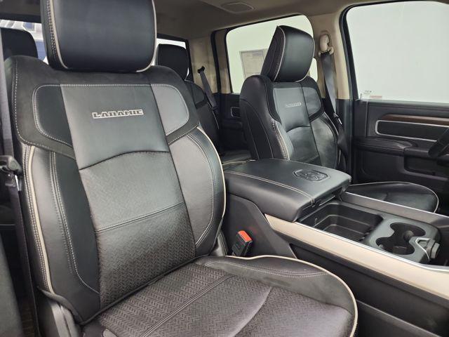 Photo of 2022 Diamond Black Crystal Pearlcoat RAM 2500