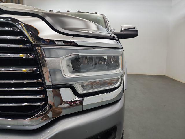 Photo of 2022 Diamond Black Crystal Pearlcoat RAM 2500