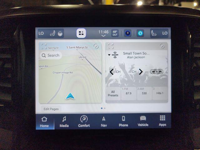 Photo of 2022 Diamond Black Crystal Pearlcoat RAM 2500