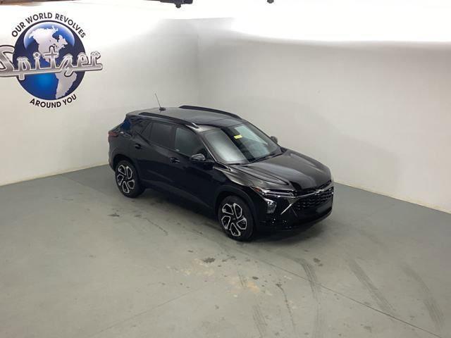 Photo of 2025 Mosaic Black Metallic Chevrolet Trax