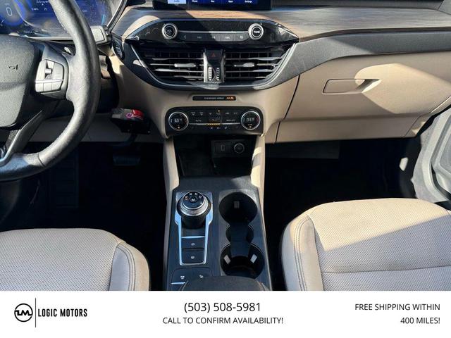 Photo of 2020 Star White Metallic Tri-Coat Ford Escape