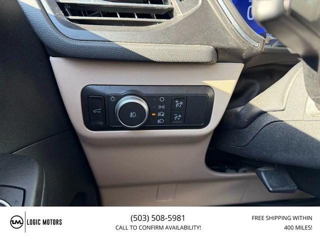 Photo of 2020 Star White Metallic Tri-Coat Ford Escape
