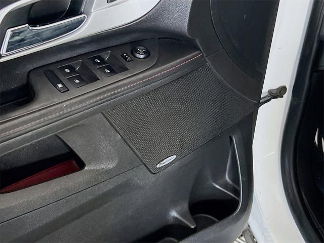 Photo of 2015 Summit White Chevrolet Equinox