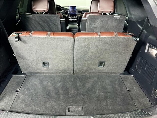 Photo of 2022 Agate Black Metallic Ford Explorer