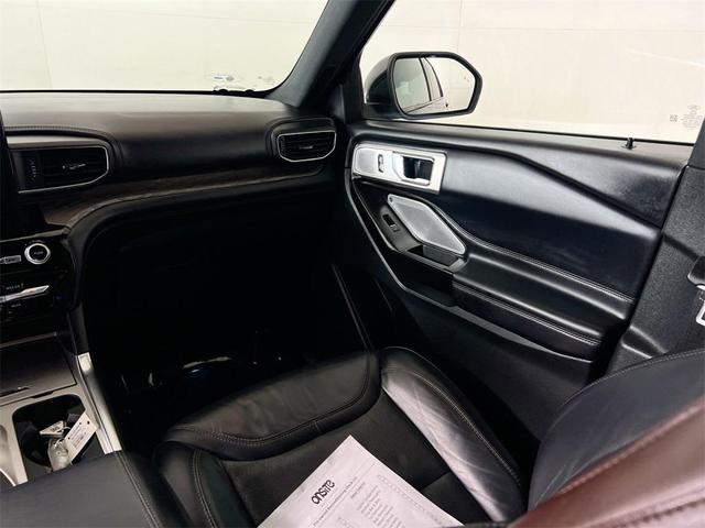 Photo of 2022 Agate Black Metallic Ford Explorer