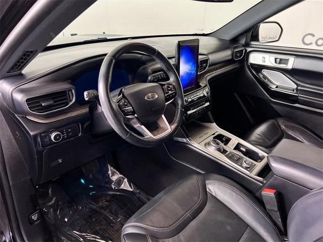 Photo of 2022 Agate Black Metallic Ford Explorer