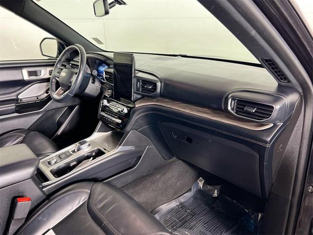 Photo of 2022 Agate Black Metallic Ford Explorer