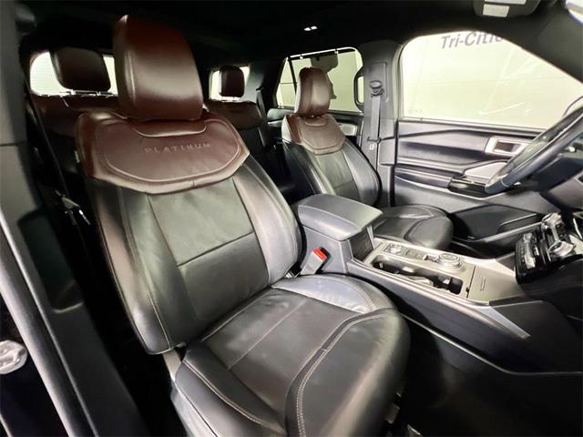 Photo of 2022 Agate Black Metallic Ford Explorer