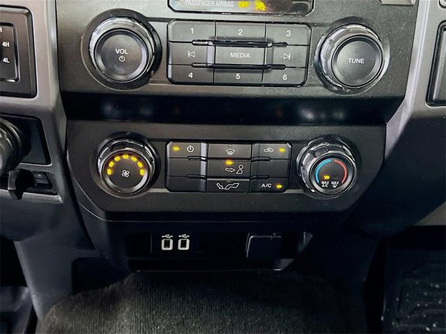 Photo of 2019 Oxford White Ford F-150