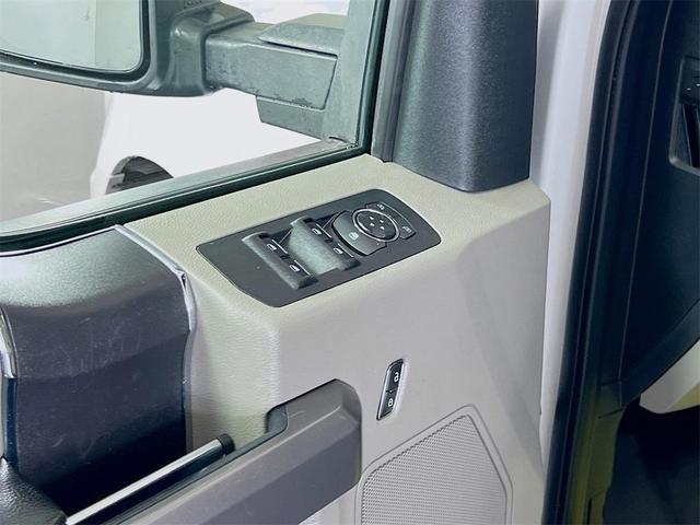 Photo of 2019 Oxford White Ford F-150