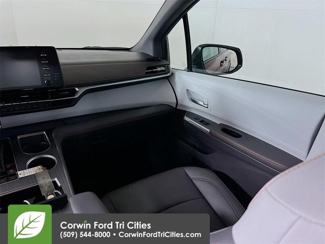 Photo of 2024 Ruby Flare Pearl Toyota Sienna