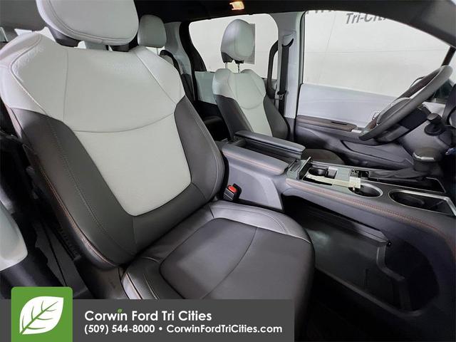 Photo of 2024 Ruby Flare Pearl Toyota Sienna