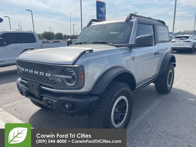 Photo of 2023 Iconic Silver Metallic Ford Bronco