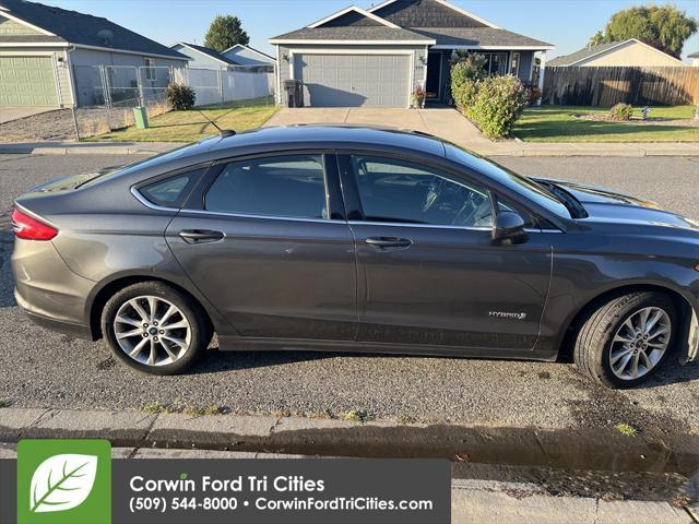 Photo of 2017 Magnetic Ford Fusion Hybrid