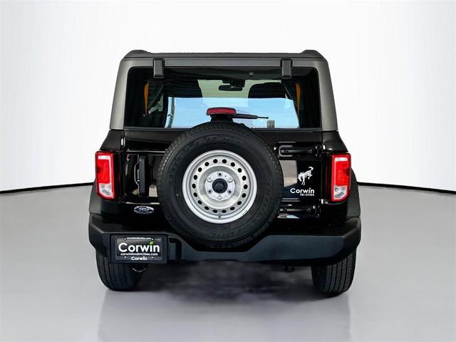 Photo of 2023 Shadow Black Ford Bronco
