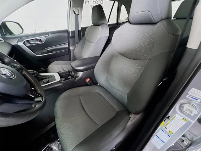 Photo of 2021 Midnight Black Metallic Toyota RAV4 Hybrid