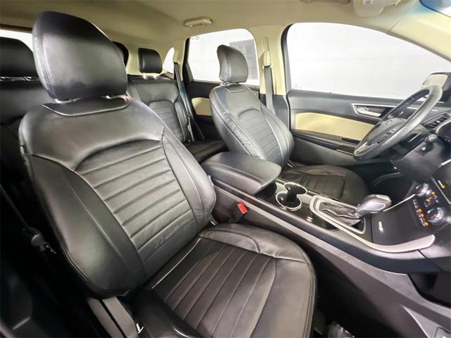 Photo of 2018 Magnetic Metallic Ford Edge