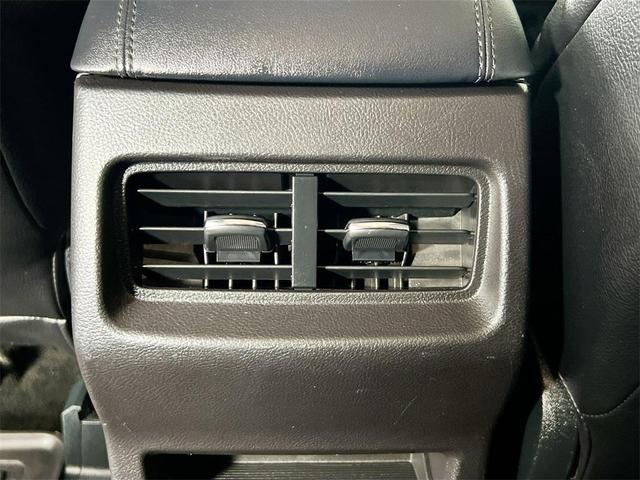 Photo of 2018 Magnetic Metallic Ford Edge