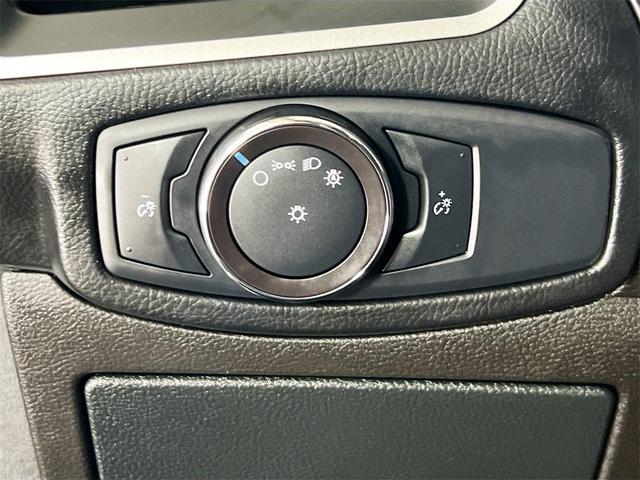 Photo of 2018 Magnetic Metallic Ford Edge