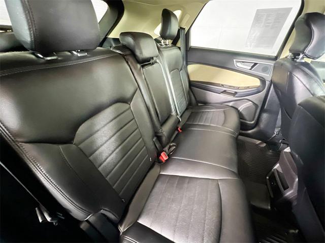 Photo of 2018 Magnetic Metallic Ford Edge