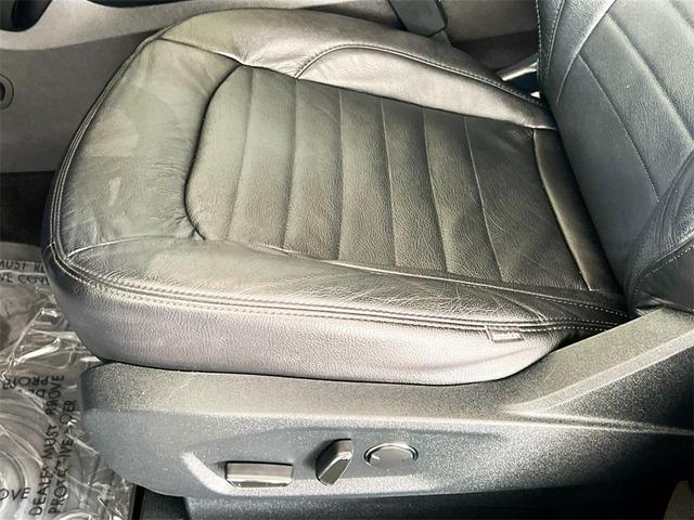 Photo of 2018 Magnetic Metallic Ford Edge