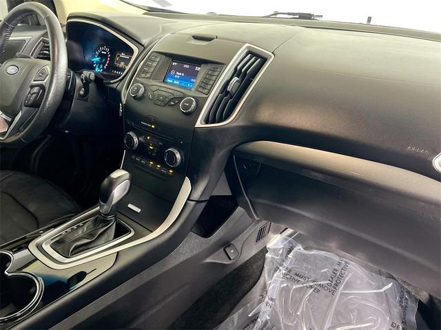 Photo of 2018 Magnetic Metallic Ford Edge