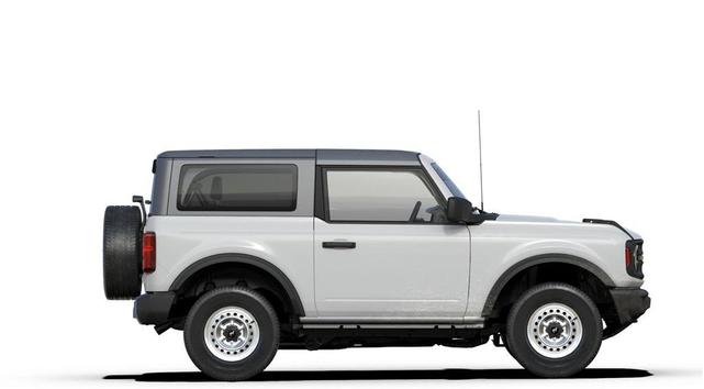 Photo of 2025 Oxford White Ford Bronco