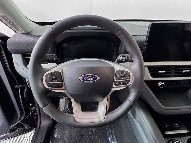 Photo of 2025 Agate Black Metallic Ford Explorer