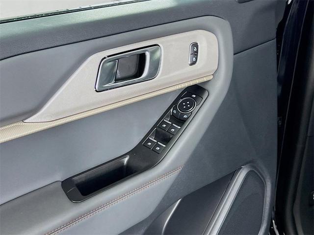 Photo of 2025 Agate Black Metallic Ford Explorer