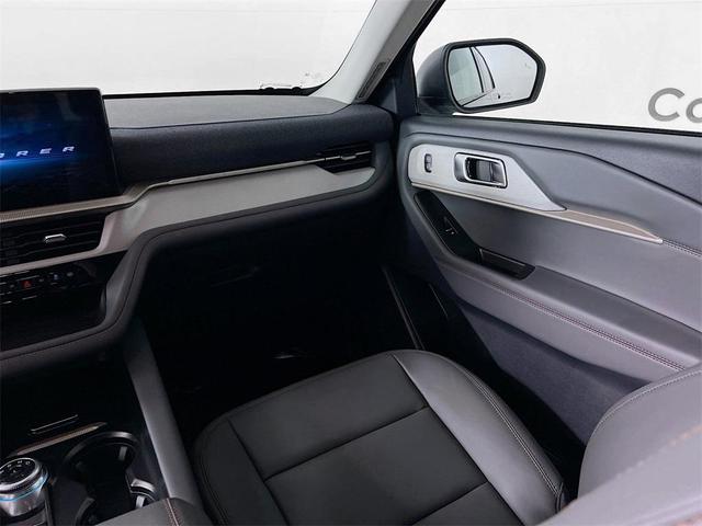 Photo of 2025 Agate Black Metallic Ford Explorer