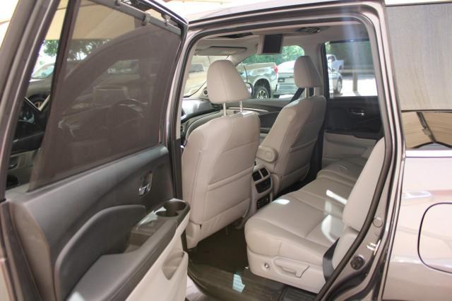 Photo of 2018 Modern Steel Metallic Honda Pilot