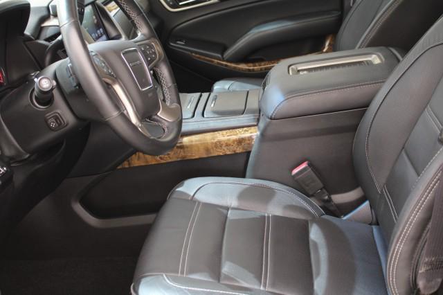 Photo of 2016 Quicksilver Metallic GMC Yukon