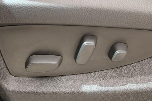 Photo of 2016 Quicksilver Metallic GMC Yukon