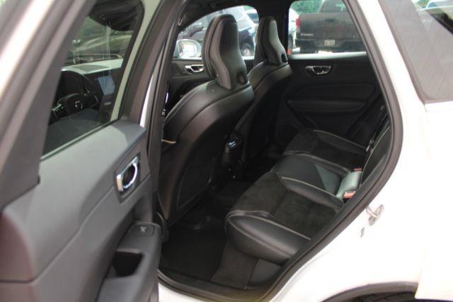 Photo of 2019 Ice White Volvo XC60