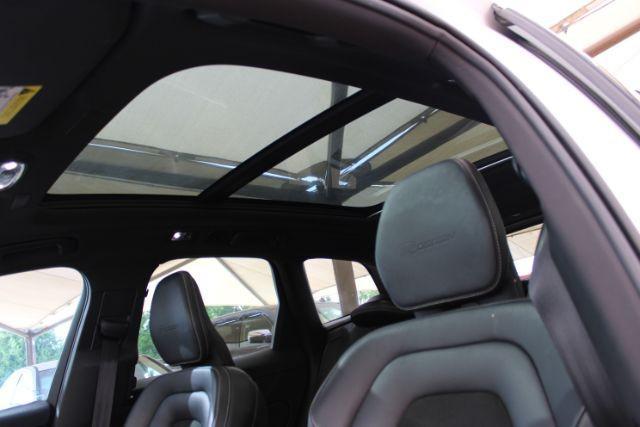 Photo of 2019 Ice White Volvo XC60