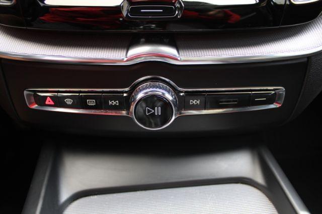 Photo of 2019 Ice White Volvo XC60