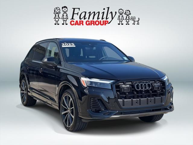 Photo of 2025 Mythos Black Metallic Audi Q7