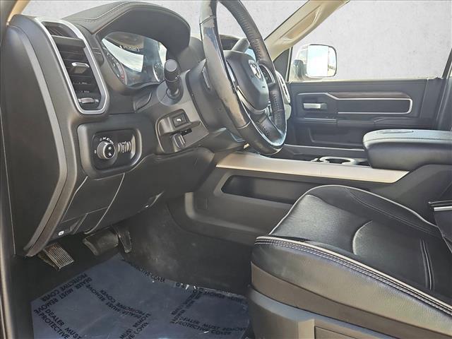 Photo of 2019 Granite Crystal Metallic Clearcoat RAM 2500