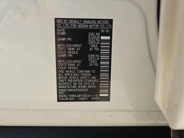 Photo of 2020 Glacier White Nissan Rogue