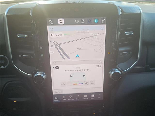 Photo of 2025 Diamond Black Crystal Pearlcoat RAM 2500