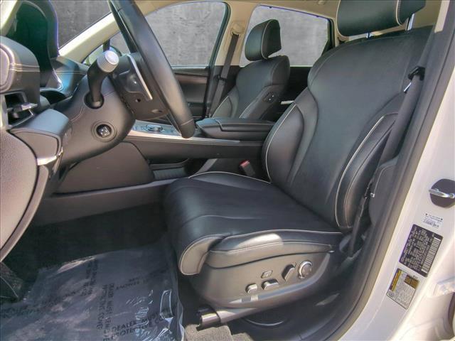 Photo of 2023 Alta White Genesis GV80