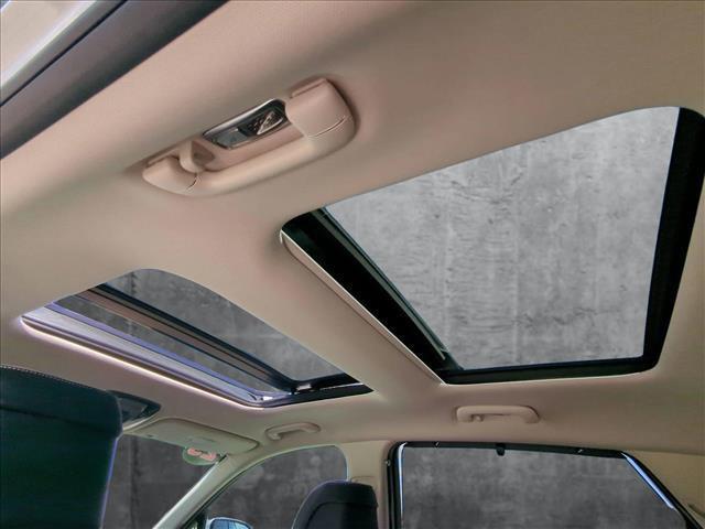 Photo of 2023 Alta White Genesis GV80